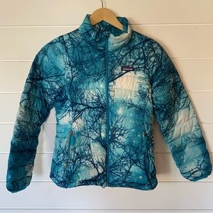 Girls Patagonia Blue Forest Large (12) Puffer-down Coat.